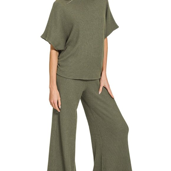 ✨NWT Zenana Mock Neck Top and Pants Sweater Set - Picture 1 of 3